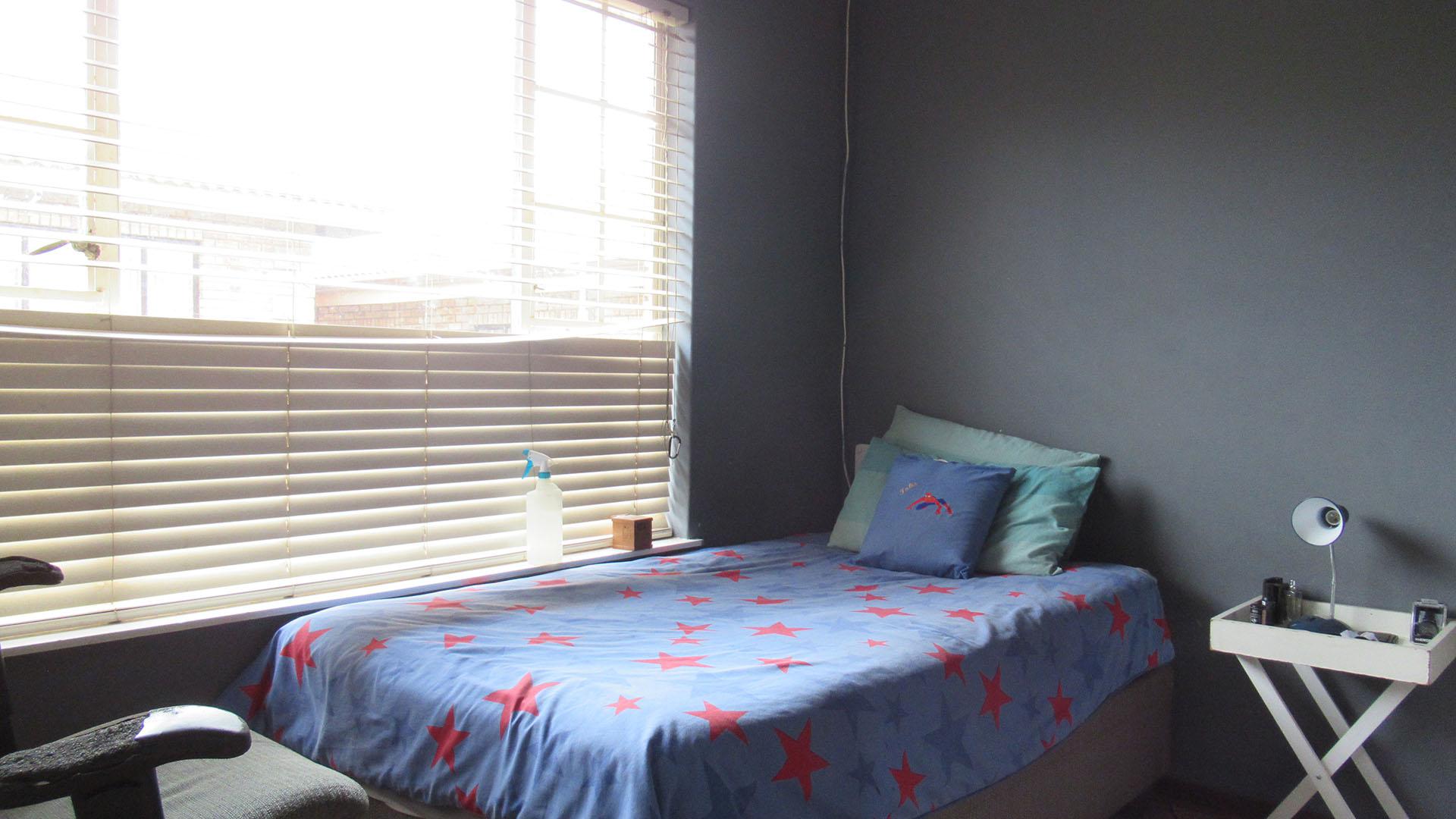 Bed Room 2 - 9 square meters of property in Willowbrook