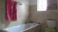 Bathroom 2 - 4 square meters of property in Willowbrook