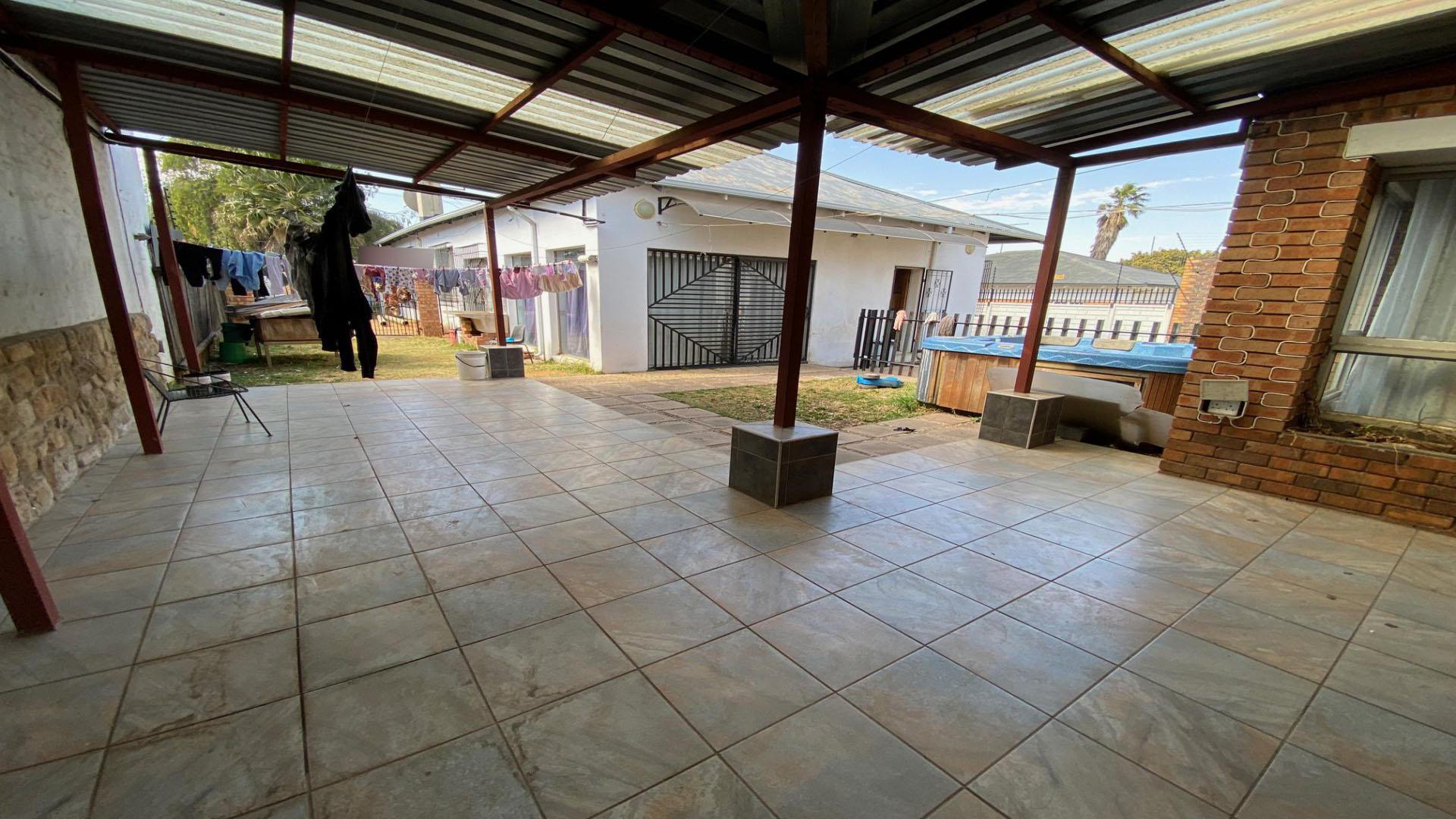 Patio - 53 square meters of property in Primrose