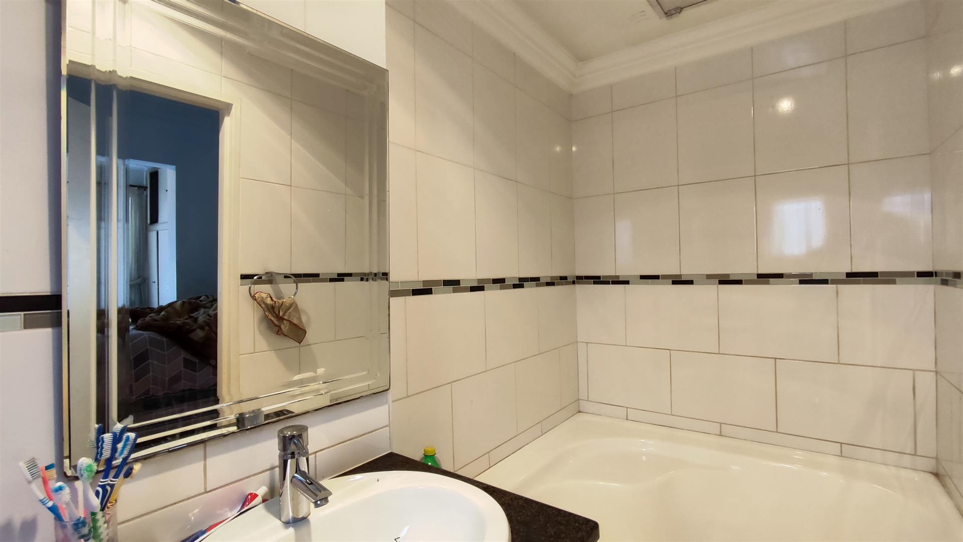 Main Bathroom - 5 square meters of property in Primrose