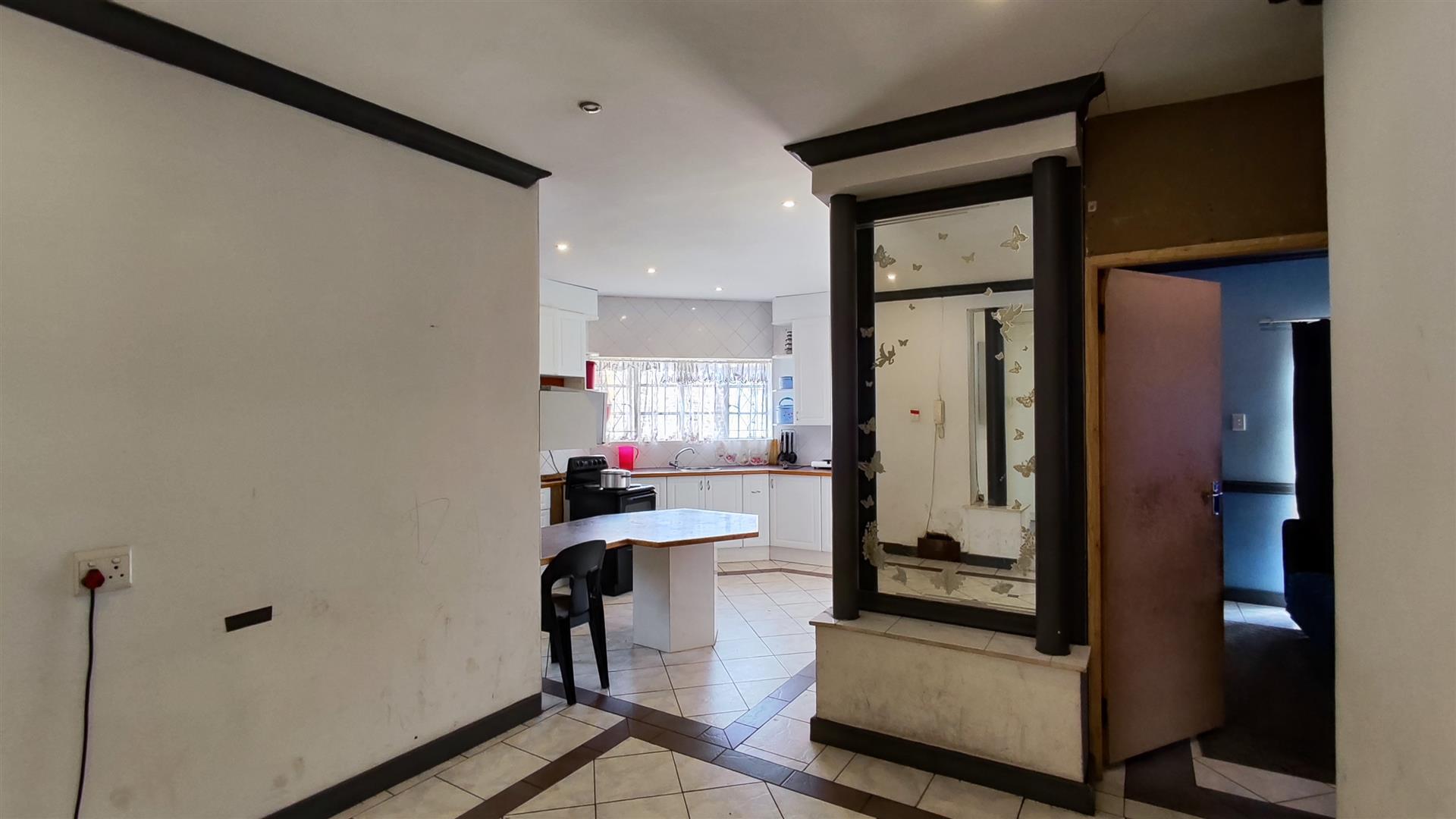 Spaces - 19 square meters of property in Primrose