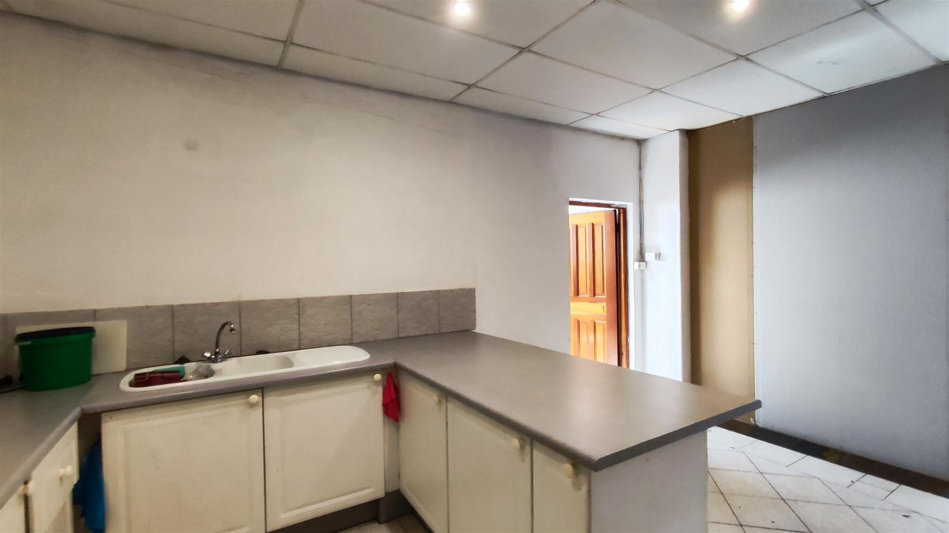 Kitchen - 39 square meters of property in Primrose