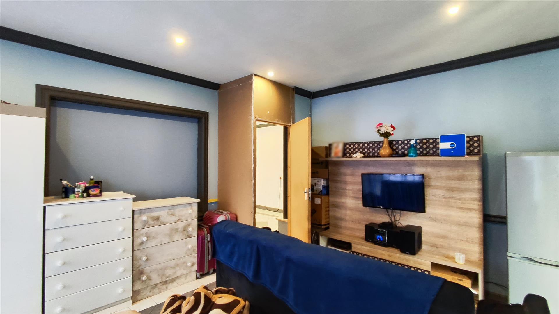 Bed Room 1 - 40 square meters of property in Primrose