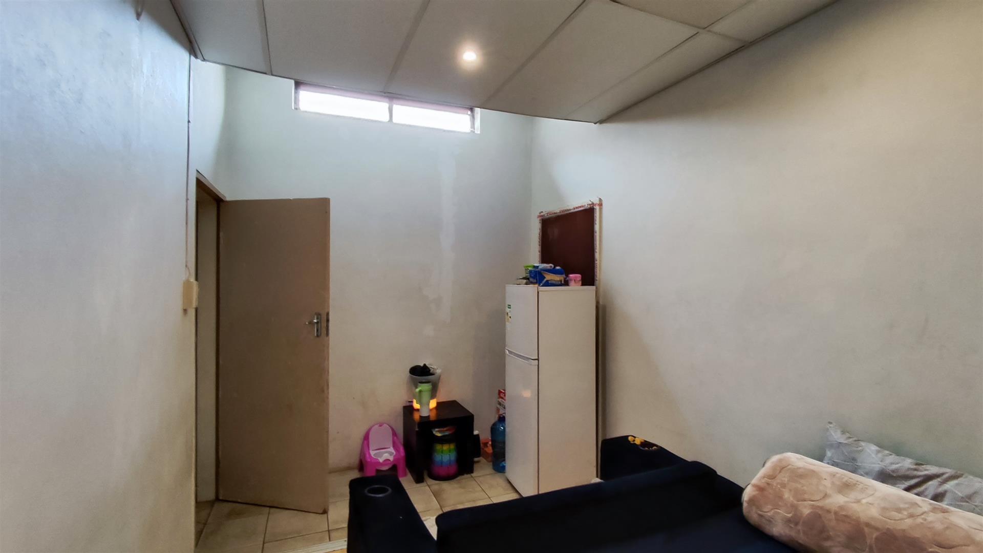 Bed Room 3 - 27 square meters of property in Primrose