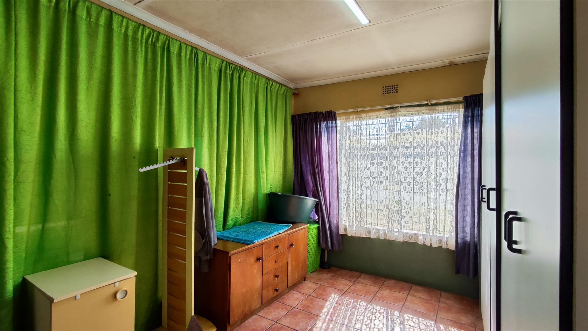 Bed Room 3 - 14 square meters of property in Brakpan