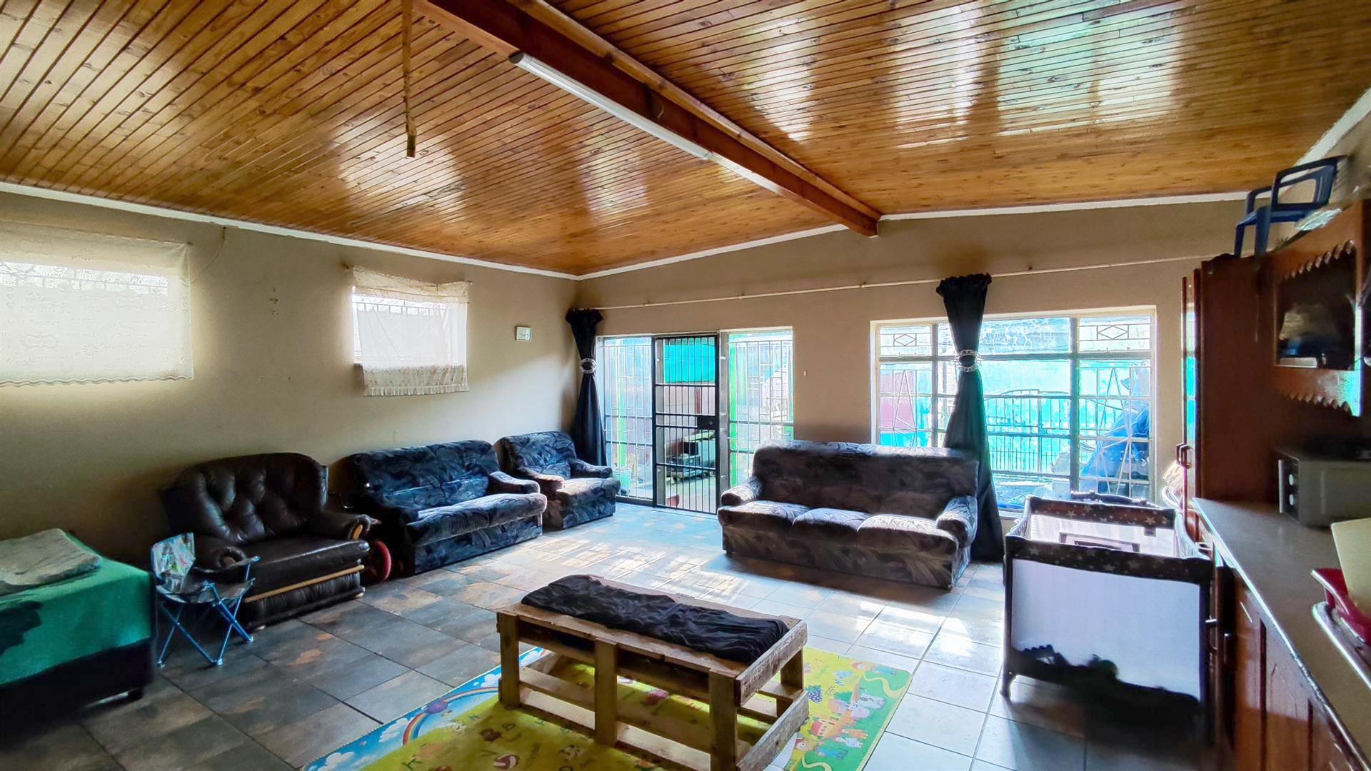 Flatlet - 79 square meters of property in Brakpan