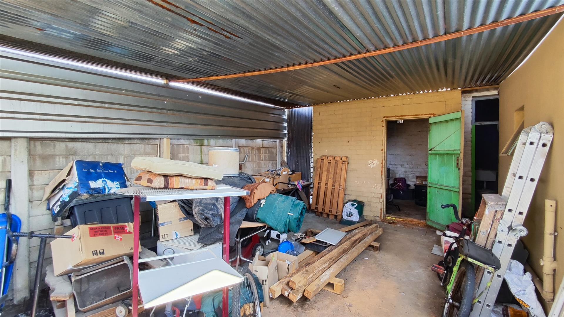 Patio - 90 square meters of property in Brakpan