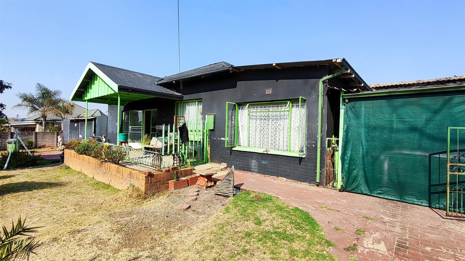 Front View of property in Brakpan