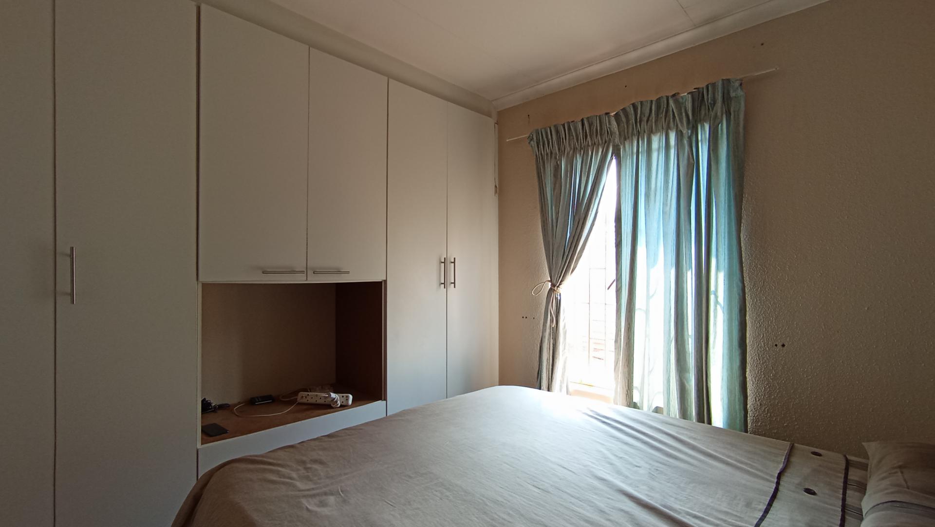 Main Bedroom - 11 square meters of property in Watervalspruit (Midrand)
