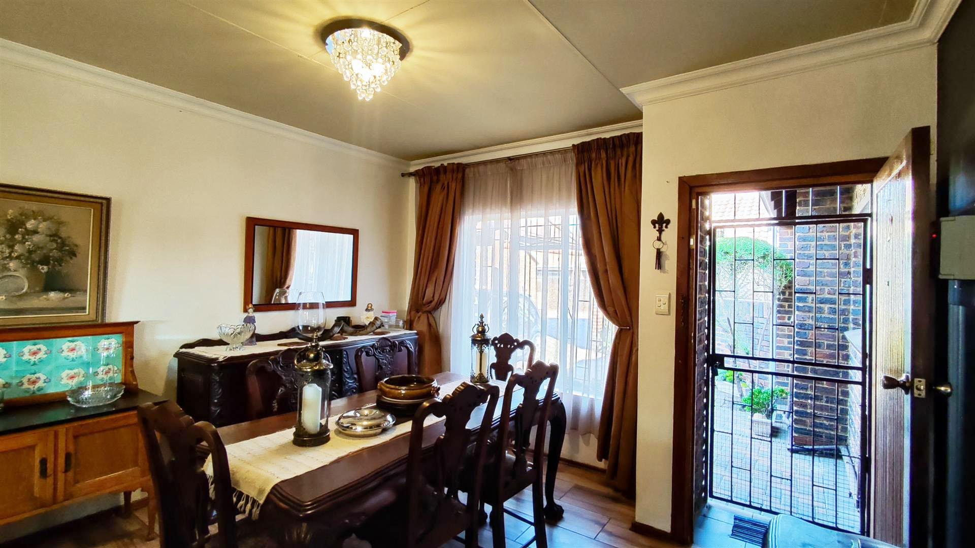 Dining Room - 14 square meters of property in Three Rivers