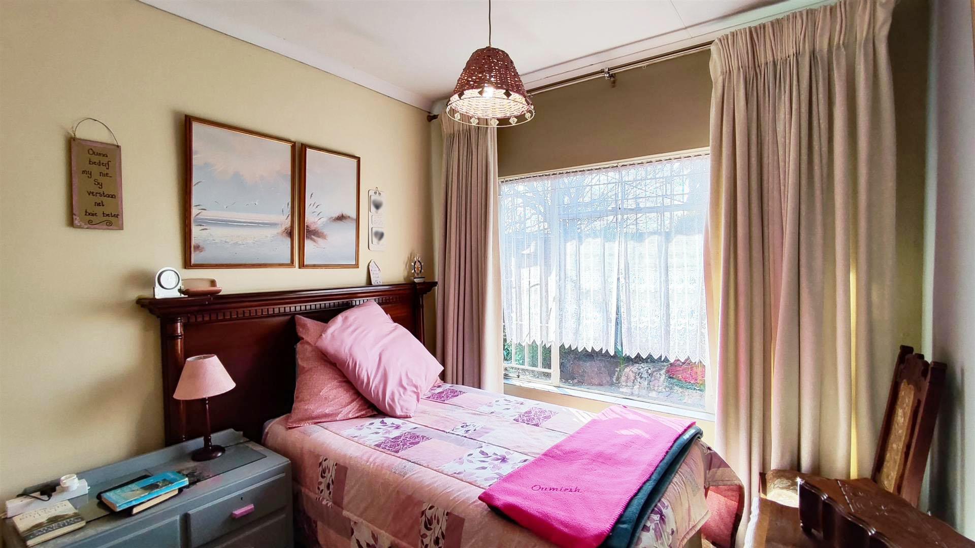 Bed Room 2 - 11 square meters of property in Three Rivers