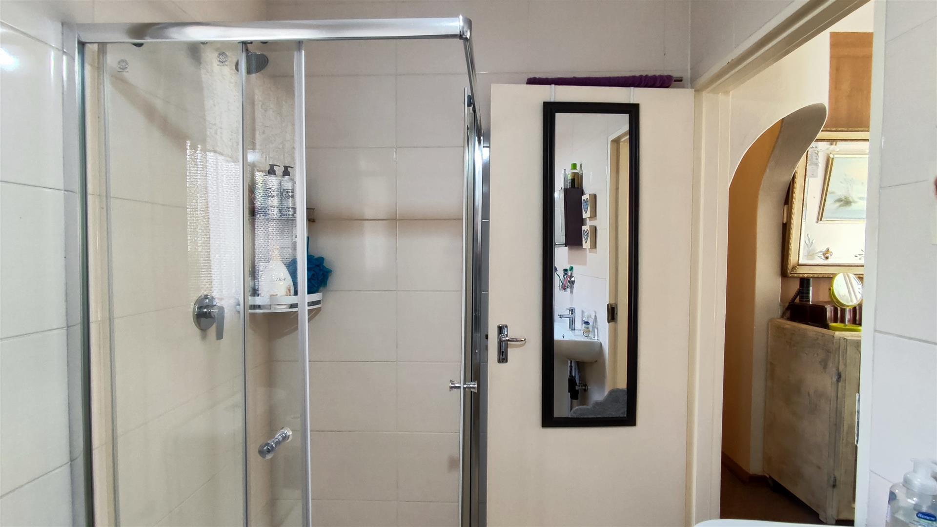 Main Bathroom - 5 square meters of property in Three Rivers