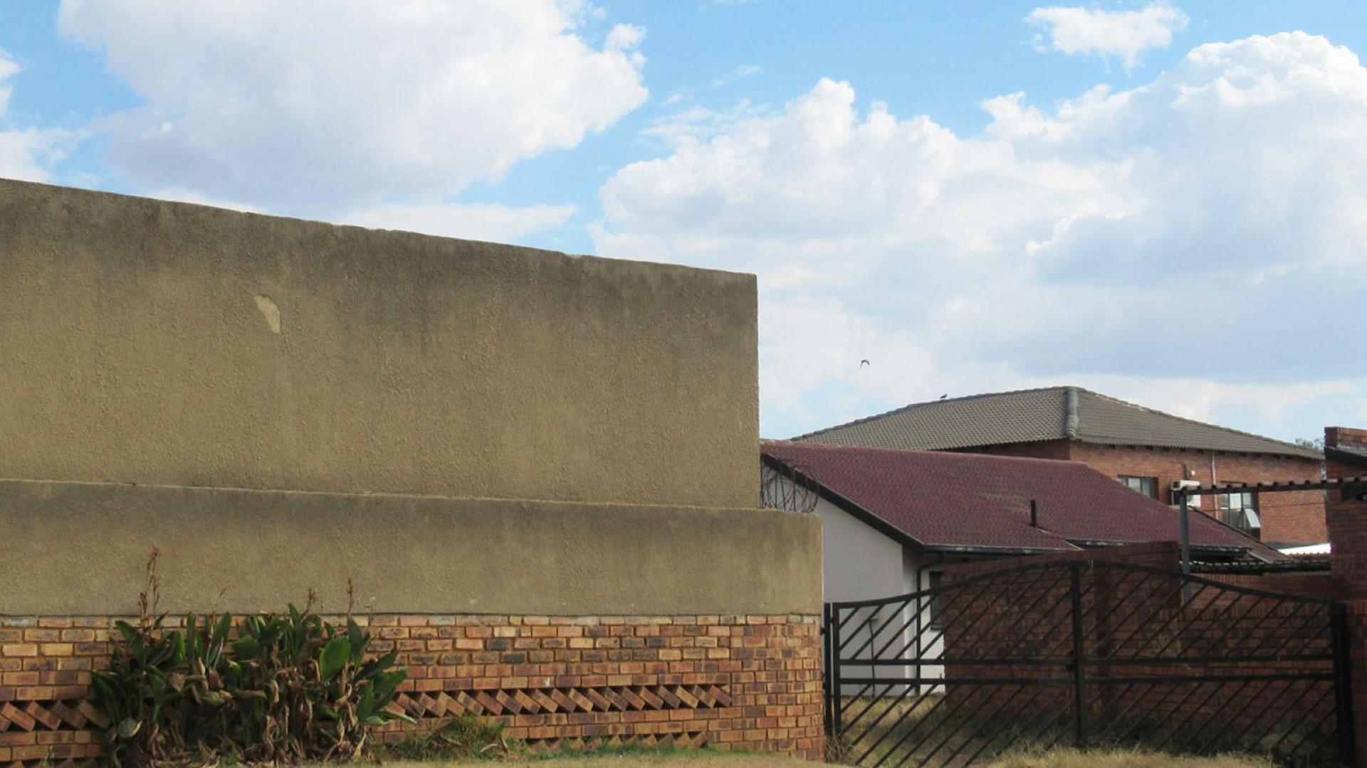 Front View of property in Zakariyya Park