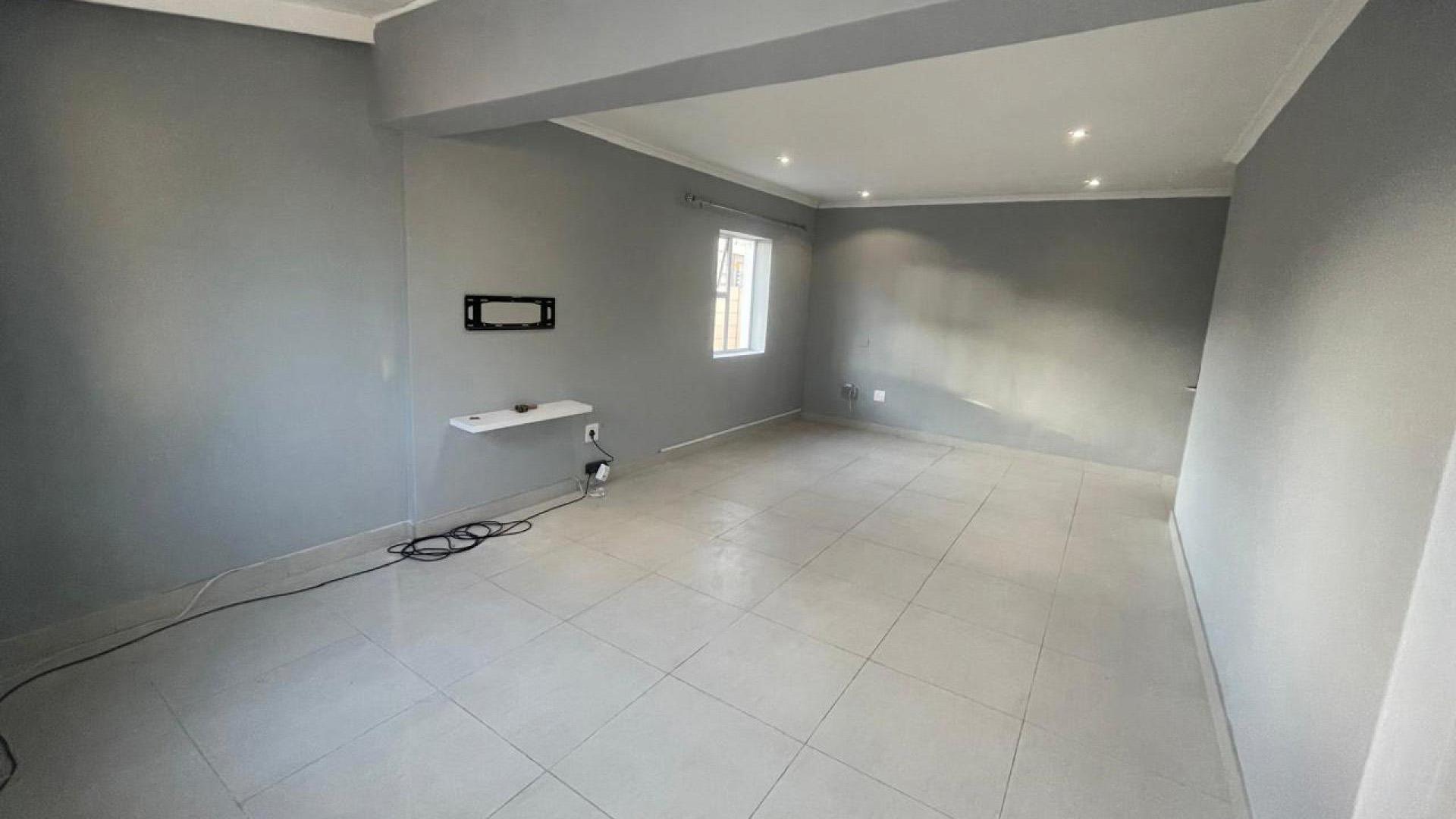 Lounges of property in Cape Town Centre