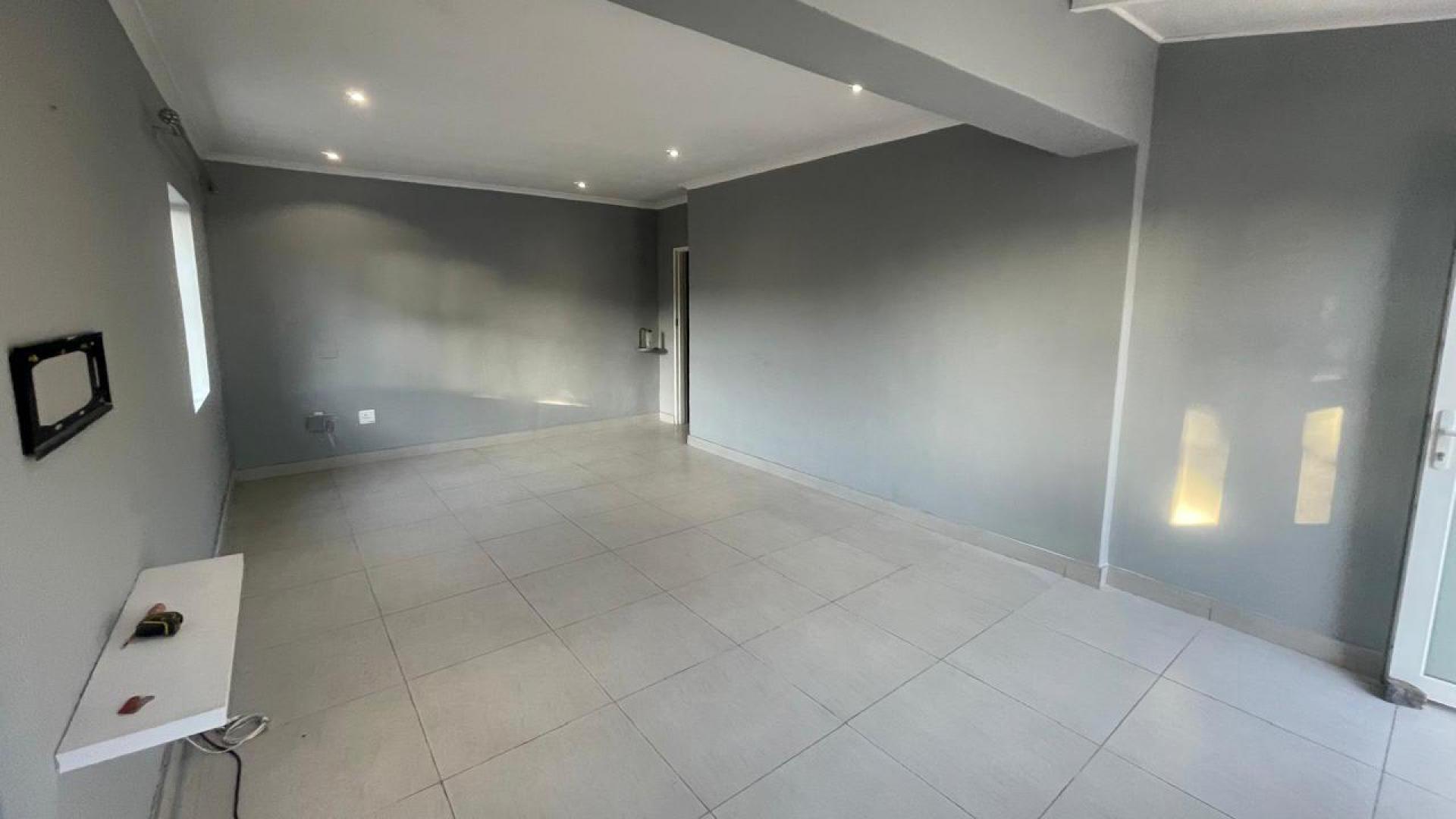 Lounges of property in Cape Town Centre