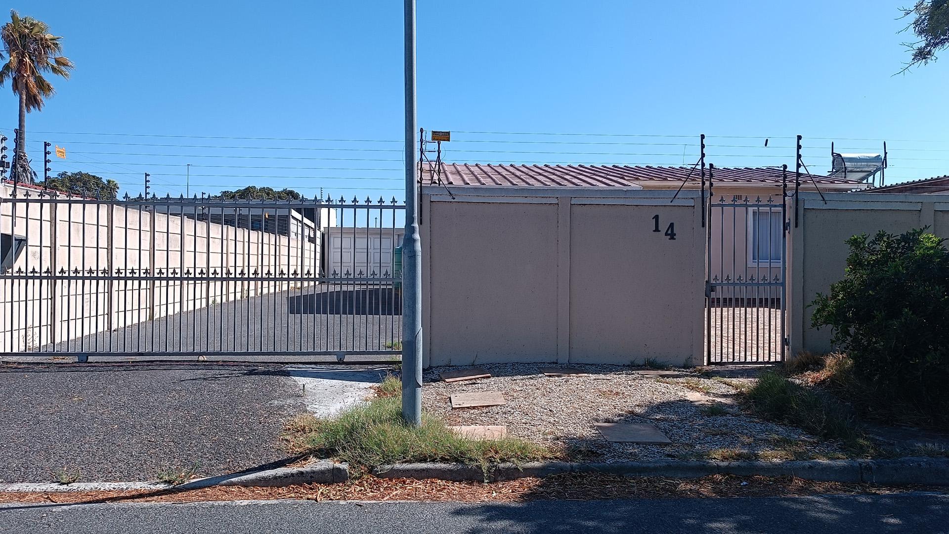 Front View of property in Cape Town Centre