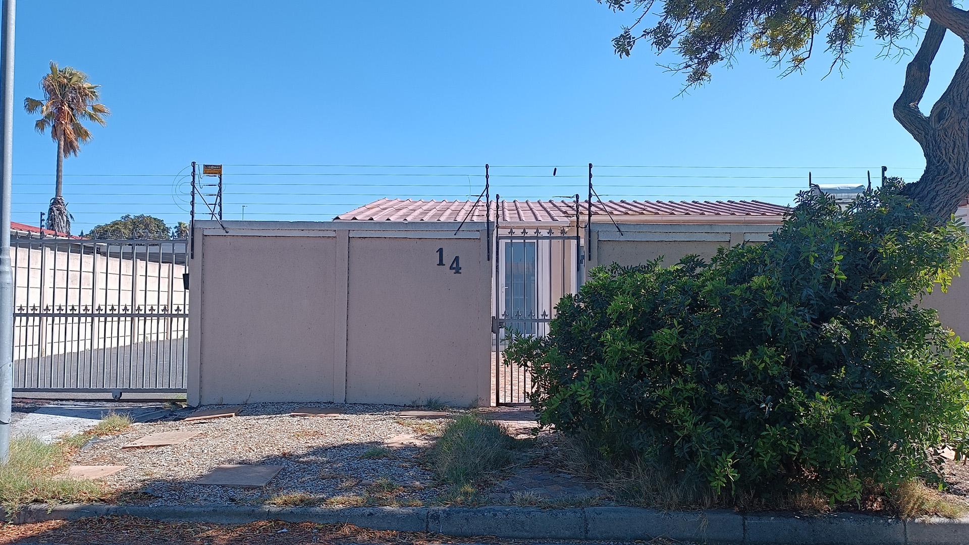 Front View of property in Cape Town Centre