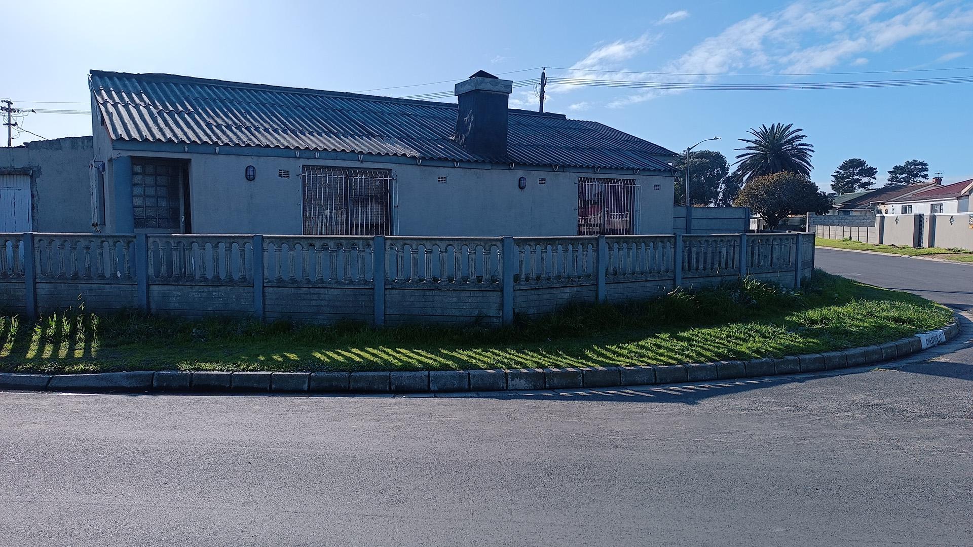 Front View of property in Ruyterwacht