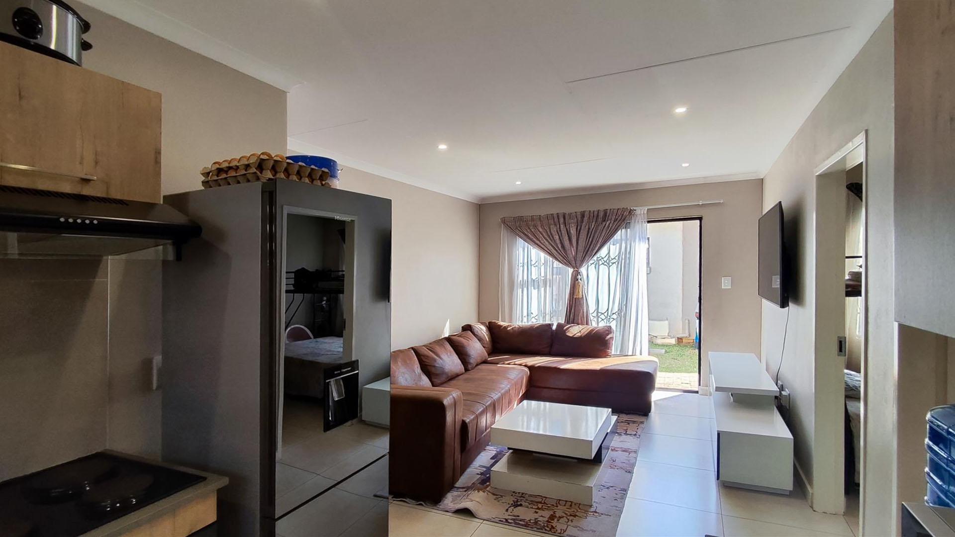 Kitchen - 7 square meters of property in Albertsdal