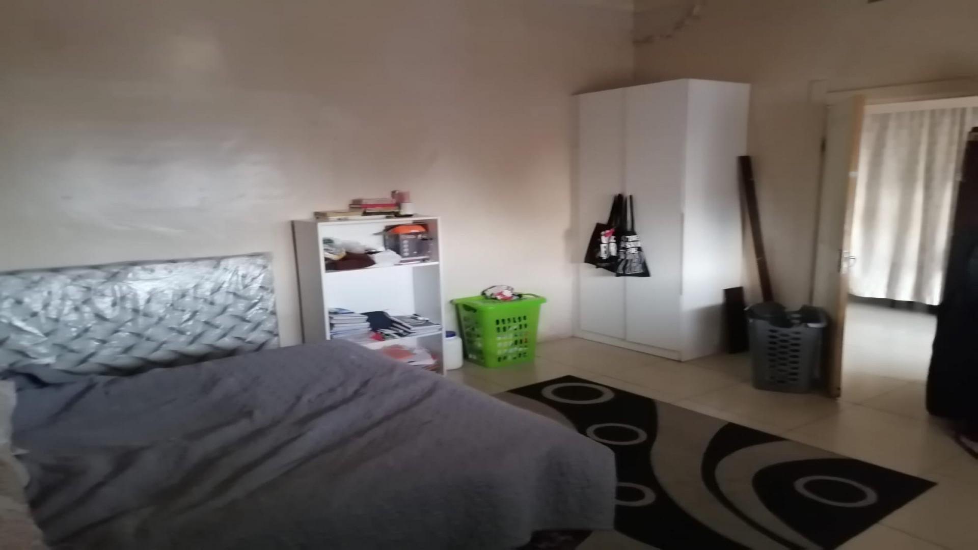 Bed Room 1 of property in Regents Park