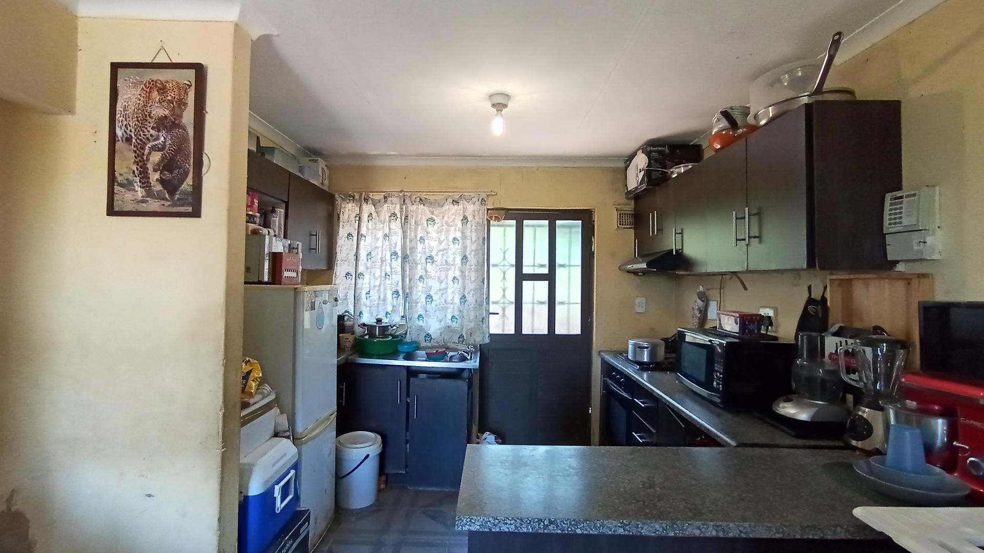 Kitchen - 10 square meters of property in Bonela