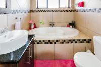  of property in Glen Marais
