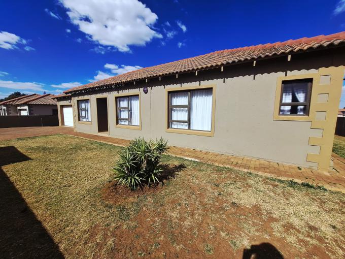 3 Bedroom Sectional Title for Sale For Sale in Fochville - MR686710