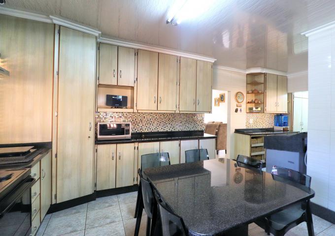 5 Bedroom House for Sale For Sale in Lenasia South - MR686725