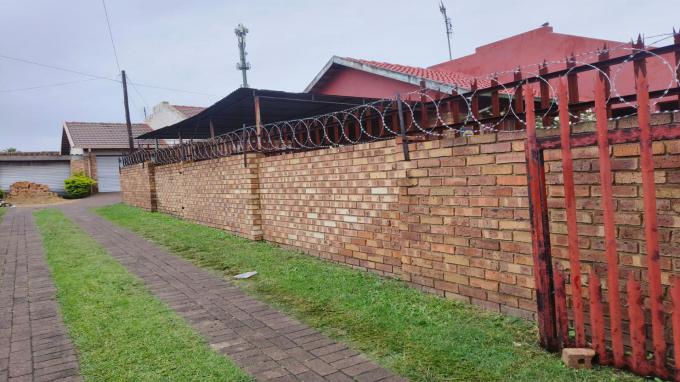 3 Bedroom Freehold Residence for Sale For Sale in Emalahleni (Witbank)  - Home Sell - MR686735