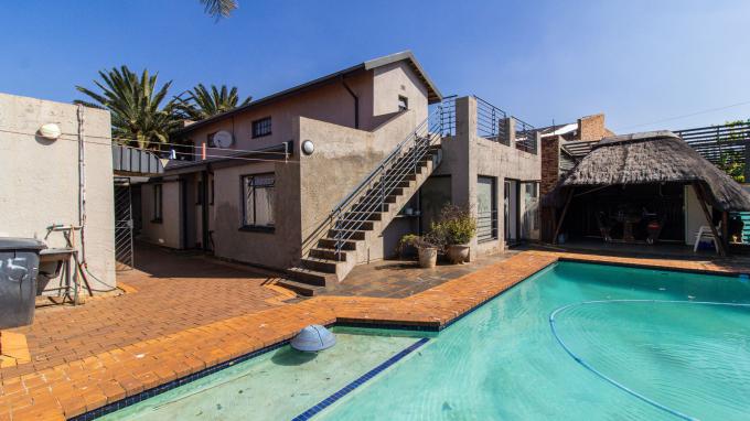 4 Bedroom House for Sale For Sale in Lenasia - MR686736