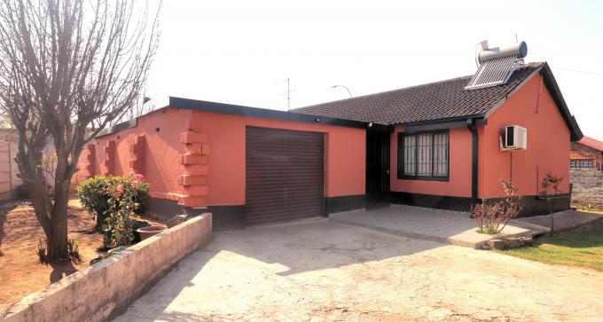 3 Bedroom House for Sale For Sale in Lenasia South - MR686745