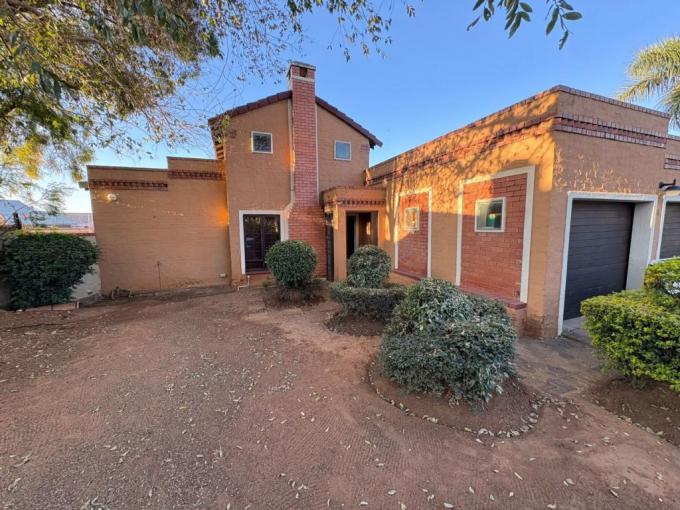3 Bedroom Simplex for Sale For Sale in Waterval East - MR686782