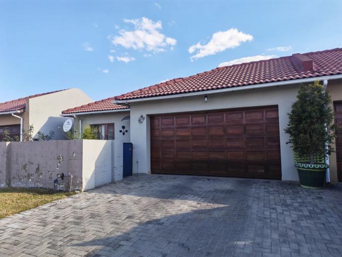 3 Bedroom Simplex for Sale For Sale in Waterval East - MR686788