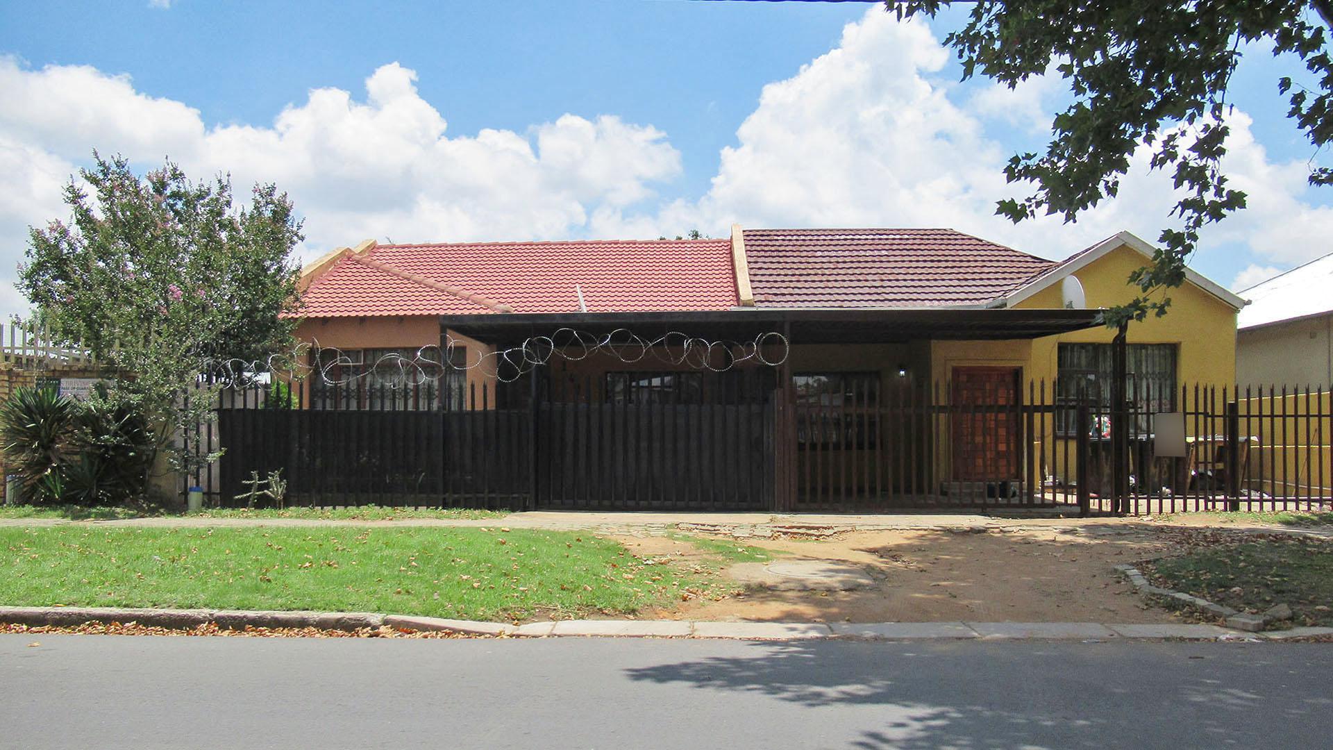 Front View of property in Benoni