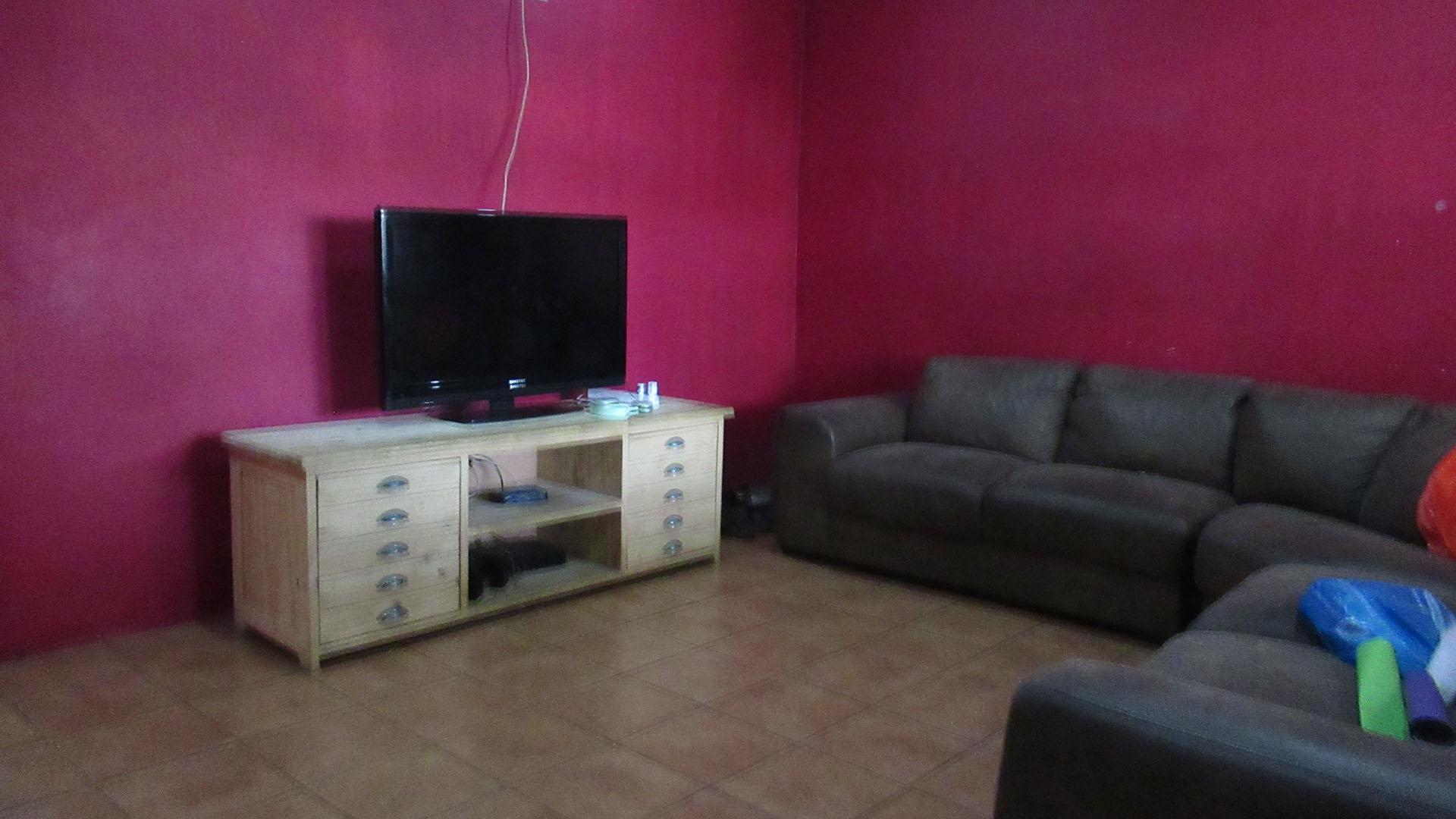 Lounges - 15 square meters of property in Benoni