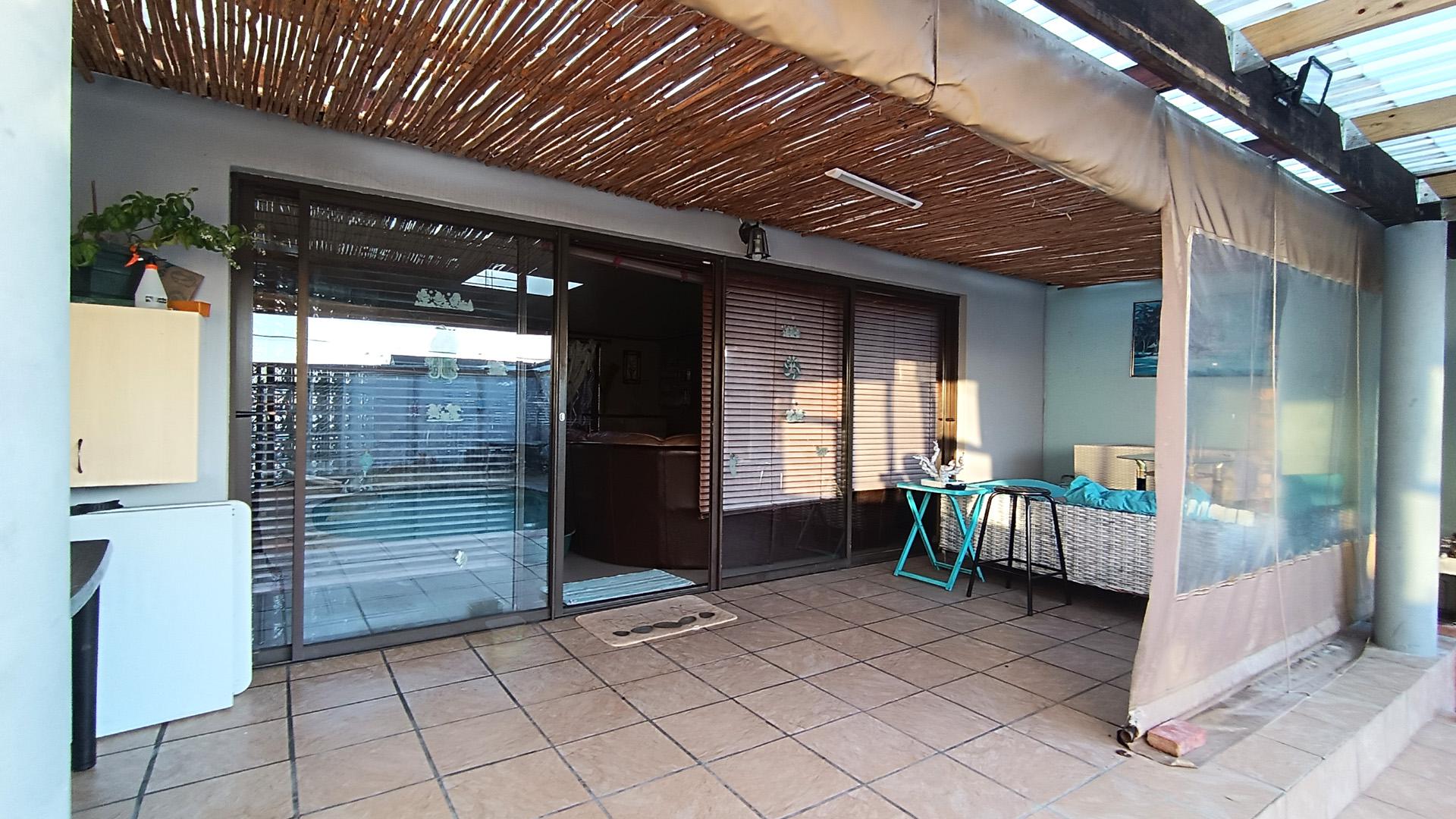 Patio - 25 square meters of property in Goodwood Estate