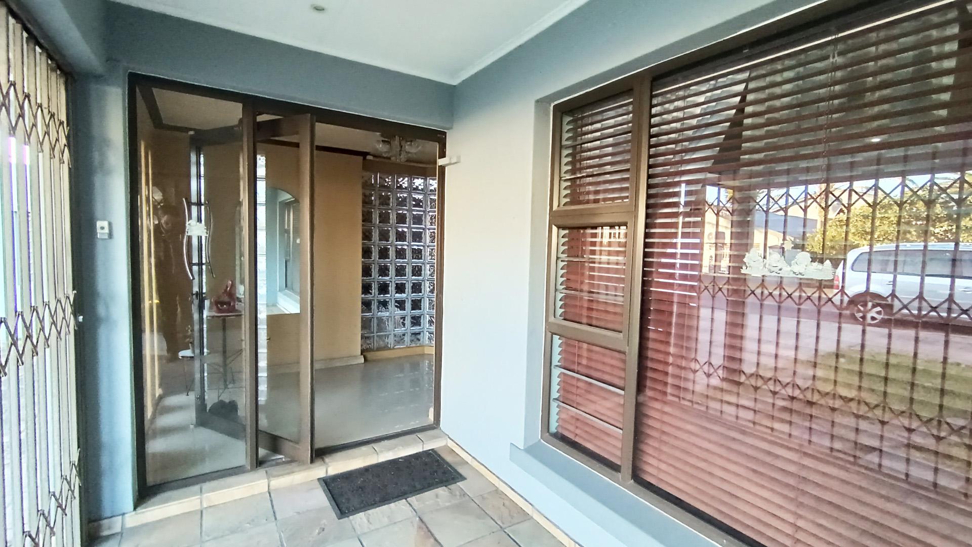 Patio - 25 square meters of property in Goodwood Estate