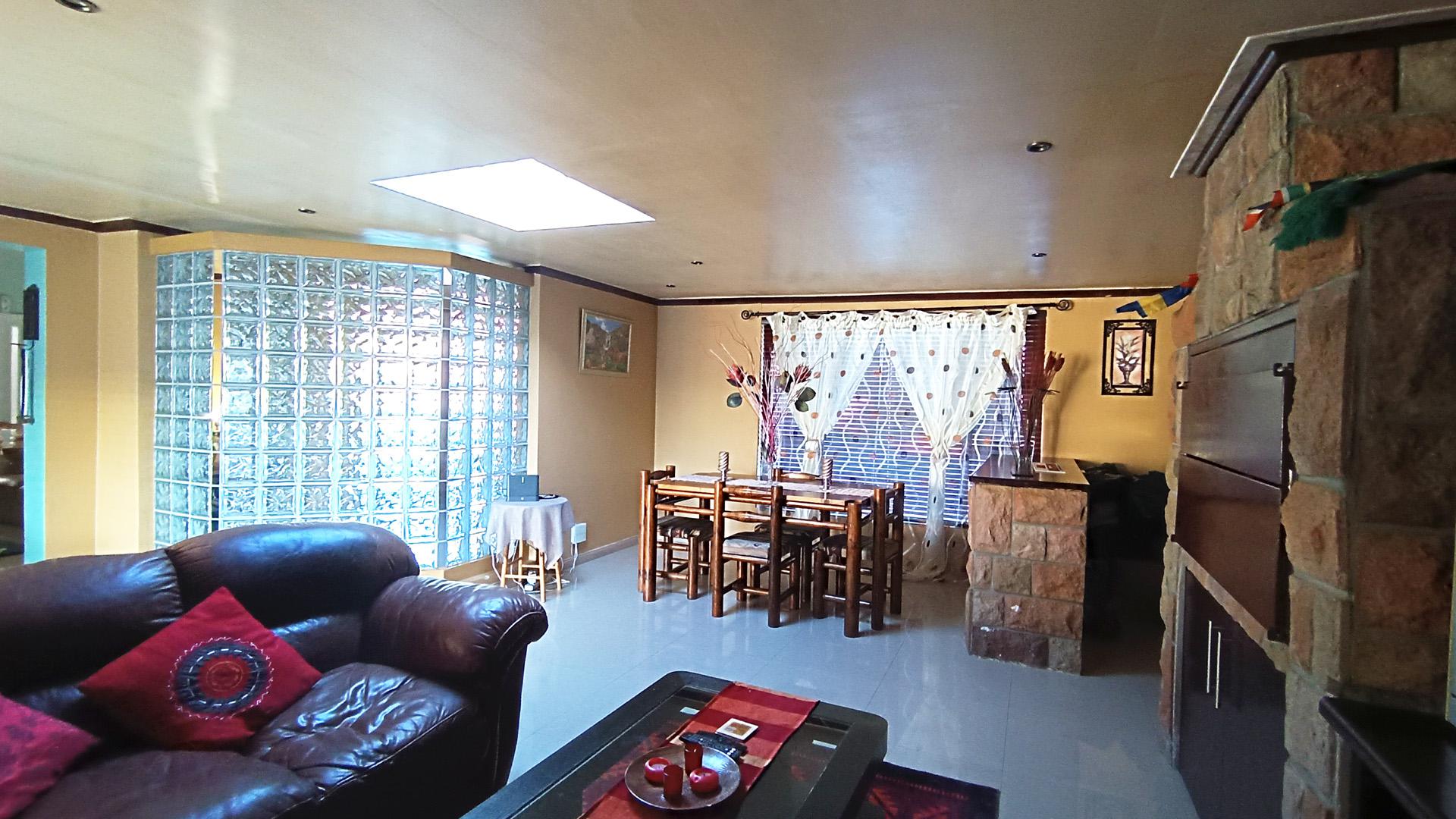 TV Room - 47 square meters of property in Goodwood Estate