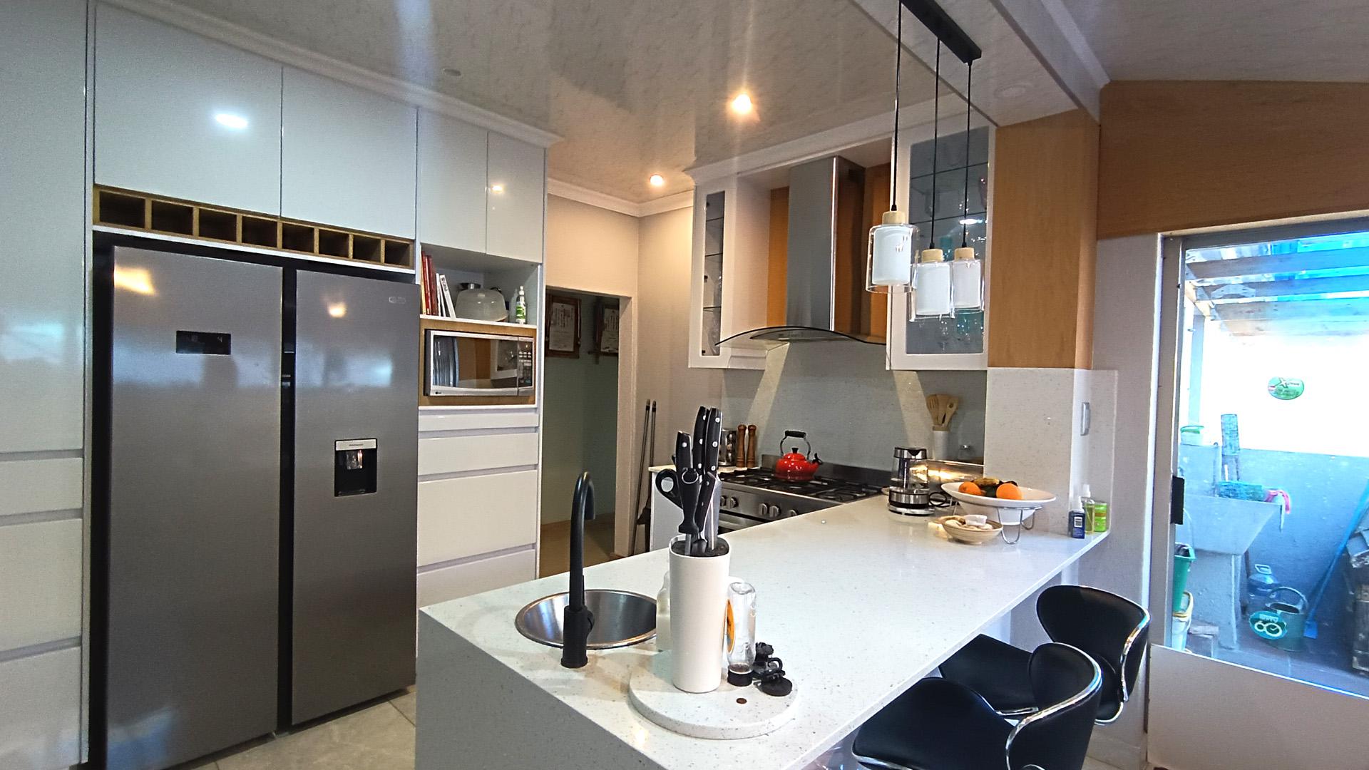 Kitchen - 24 square meters of property in Goodwood Estate