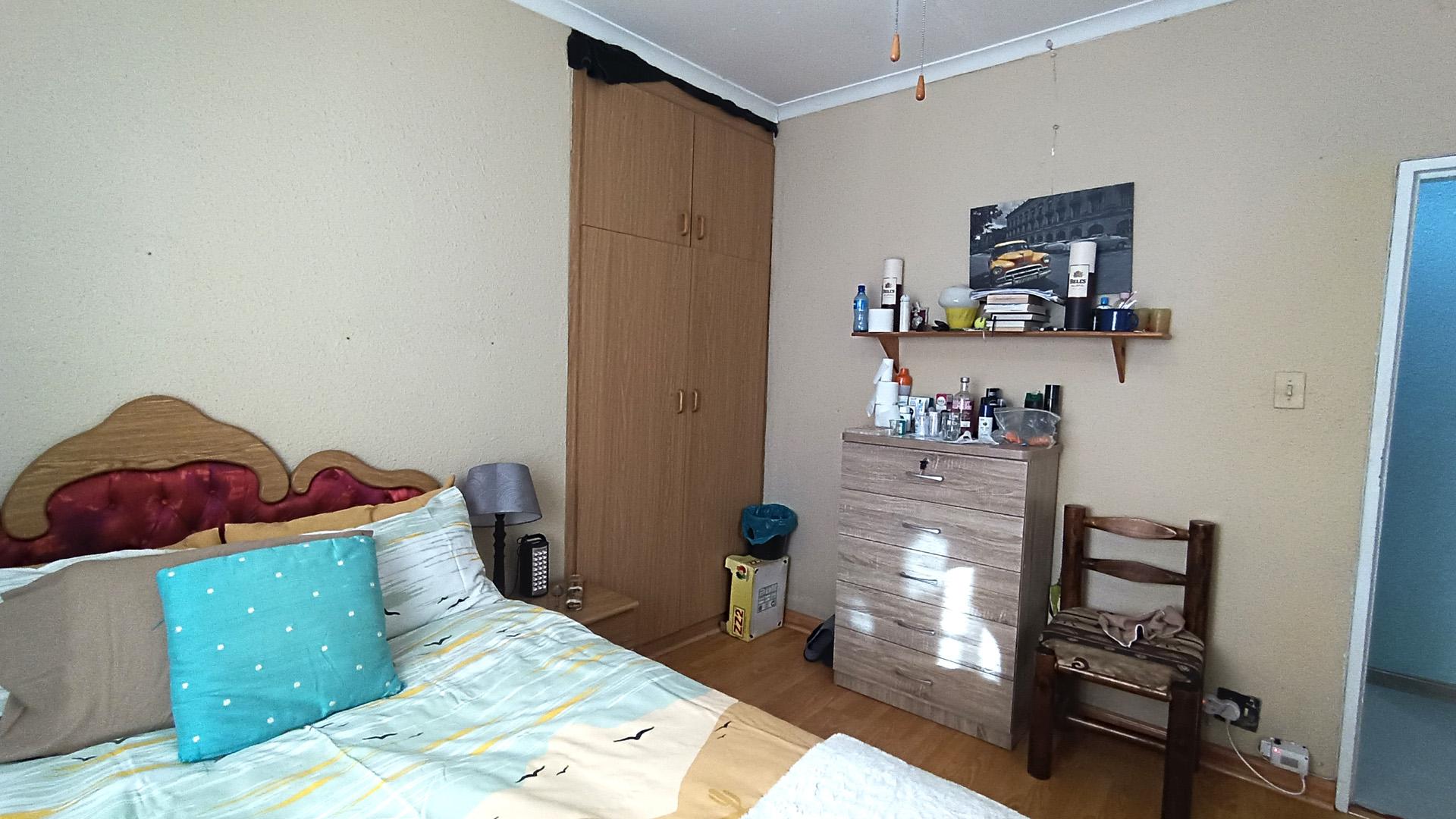 Bed Room 1 - 14 square meters of property in Goodwood Estate