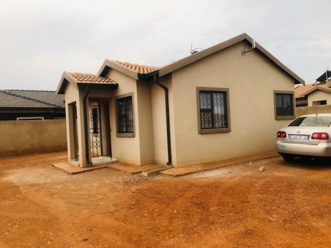 2 Bedroom House for Sale For Sale in Vosloorus - MR686810