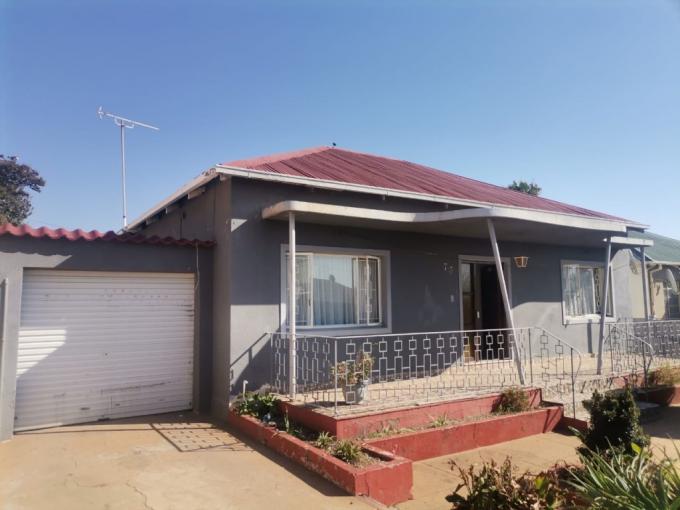 4 Bedroom House for Sale For Sale in Rosettenville - MR686817