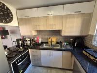  of property in Glenvista