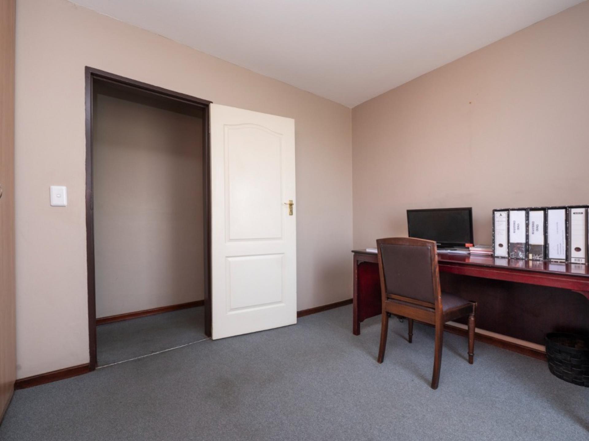  of property in Bassonia Rock