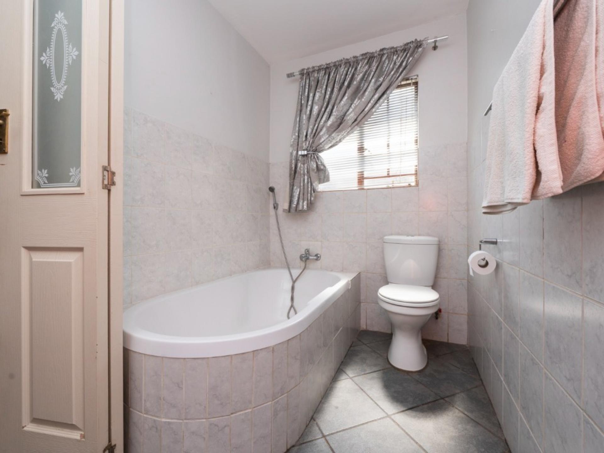  of property in Bassonia Rock