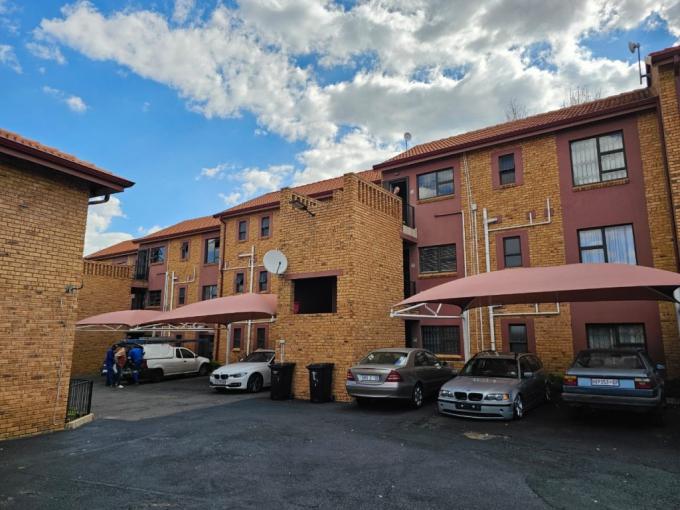 2 Bedroom Simplex for Sale For Sale in Brackendowns - MR686835