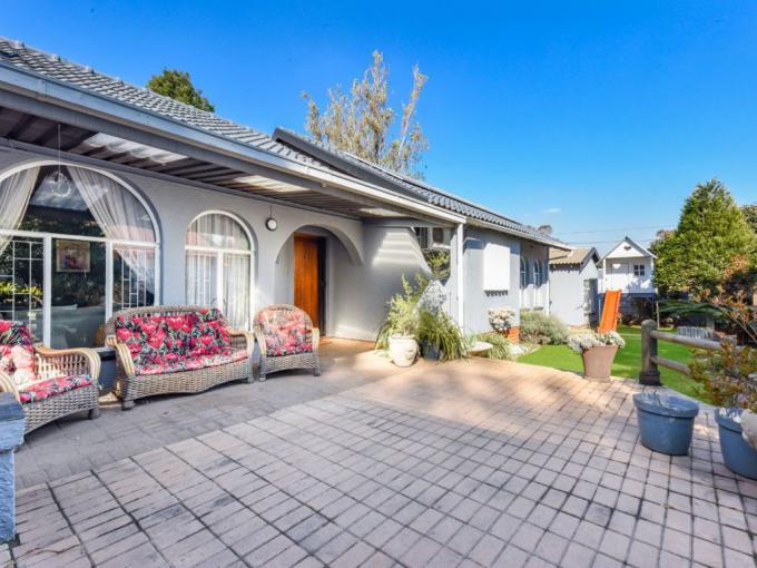 3 Bedroom House for Sale For Sale in Brackendowns - MR686836