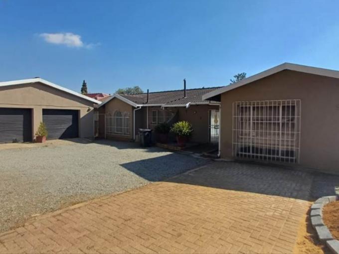 3 Bedroom House for Sale For Sale in Albertsdal - MR686848