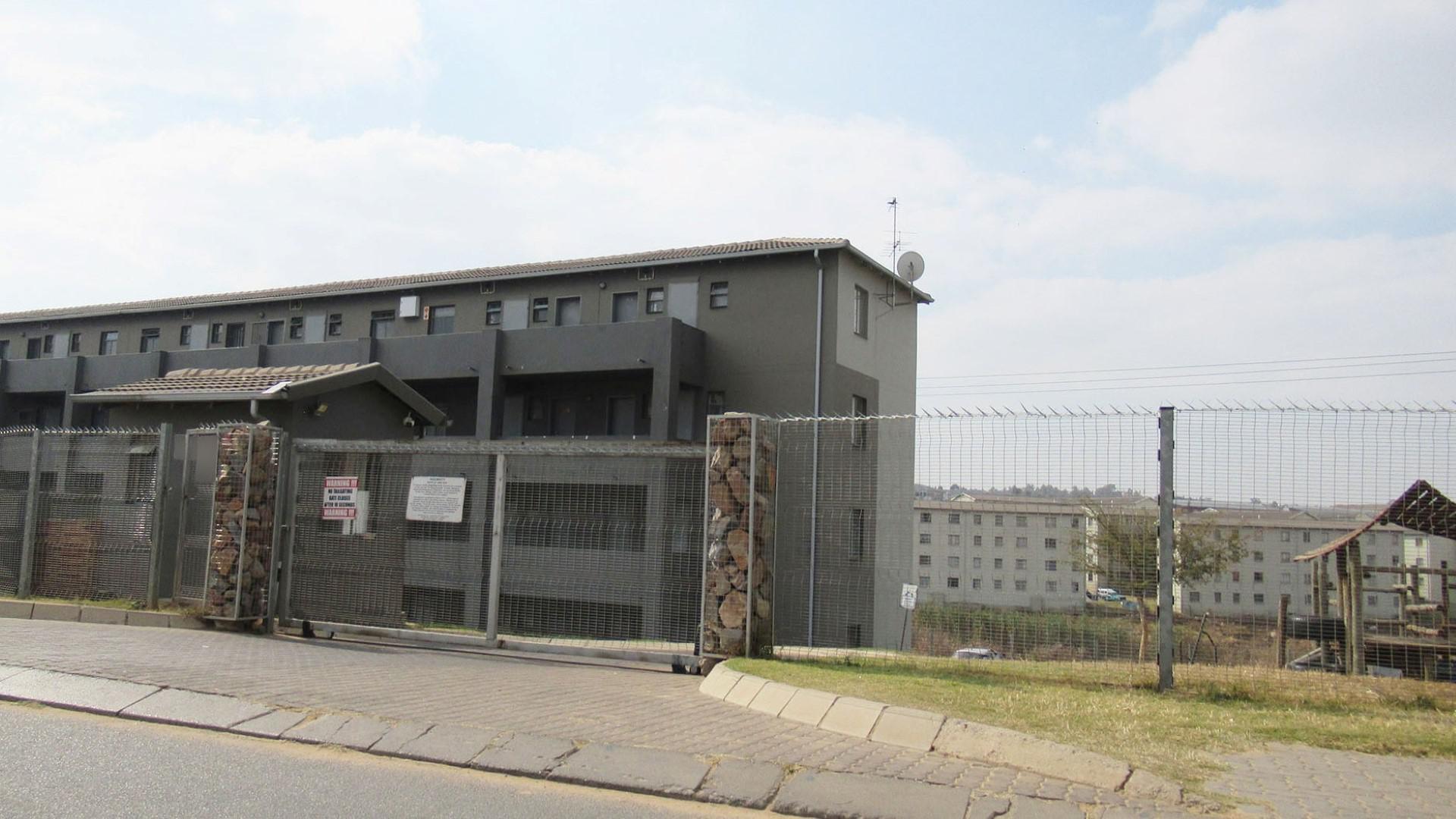 Front View of property in Fleurhof