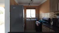 Kitchen - 10 square meters of property in Willow Park Manor